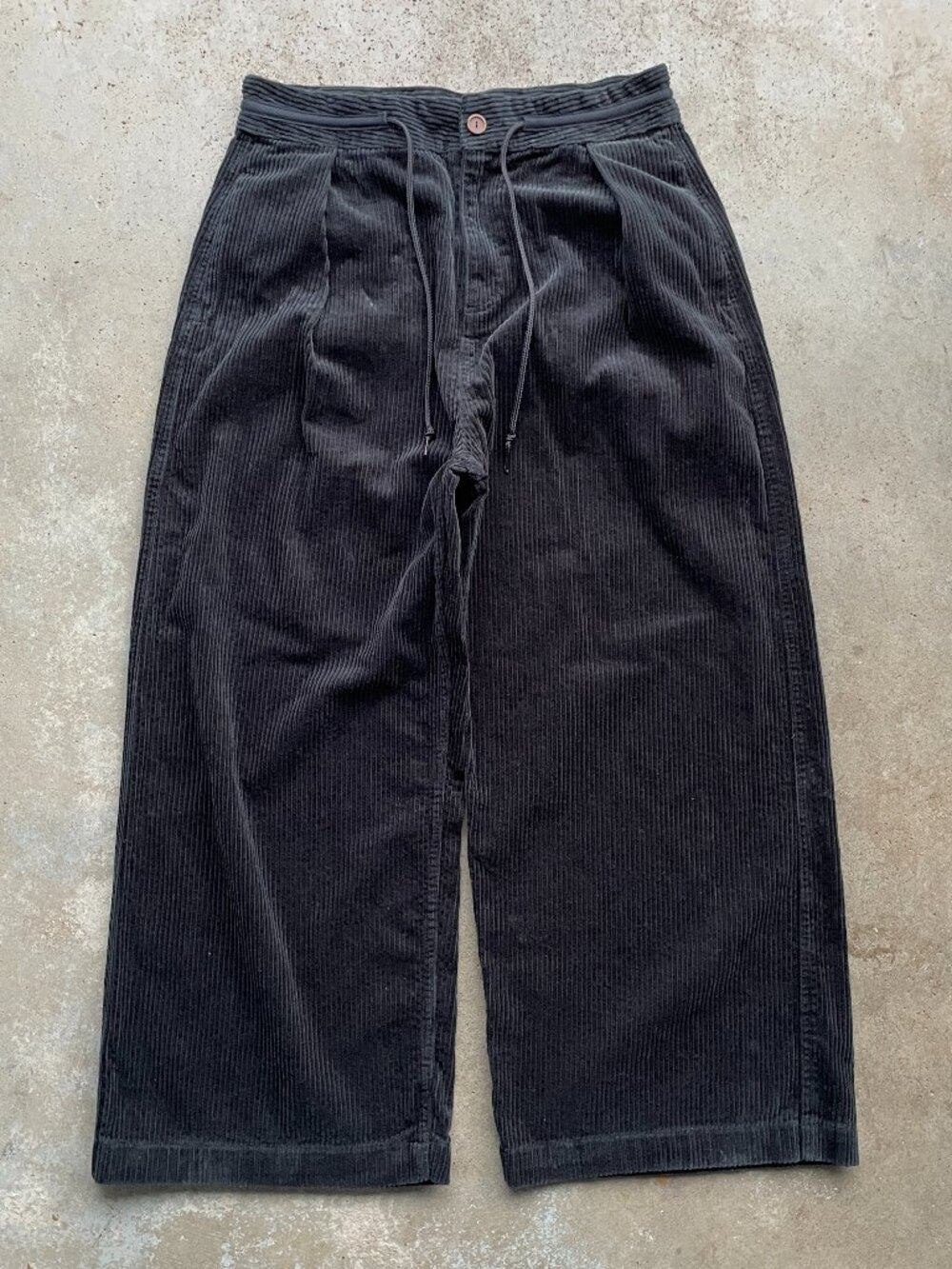 Converse Men's Wide Leg Corduroy Pants Size 29 Black Casual, Retro, Soft
